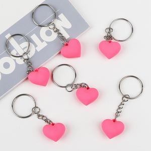 Porte-clés en caoutchouc souple créatif Internet célébrité coeur pendentif Couple décoration voiture sac à dos accessoire suspendu - Product Image 1