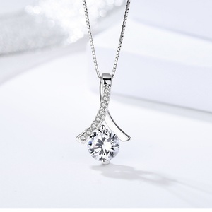 Pendentif en argent sterling 925 avec zircon sur le thème, plaqué rhodium, cadeau tendance unisexe - Product Image 2