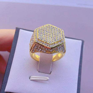 Anello con Cristalli a Rombi per Uomo, Accessorio Geometrico per Uso Quotidiano e Feste - Product Image 2
