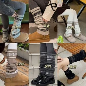 Calcetines de mujer Fair Isle para otoño e invierno, de punto holgado con patrón de copo de nieve, calentadores de pantorrillas grises térmicos - Product Image 3