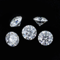 Yeni Premium Model Yuvarlak Brilyant Kesim Beyaz DEF/GH Renk VVS-VS Berraklık 5.5 karat Ağırlık 11.5 mm Mozanit Taşı