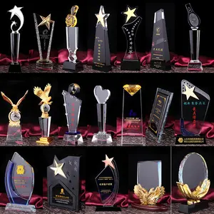 Ehre des Kristalls Hochwertige billige benutzer definierte Form Blank K9 Glas Trophäe Kristall Award Crystal Glass Awards Trophäen