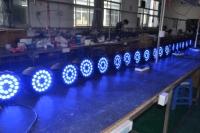 Projecteur LED Par d'intérieur 24*10W RGBW 4-en-1 et RGBWA 5-en-1 pour bars, discothèques, KTV, fêtes, parcs et jardins - Vente en gros