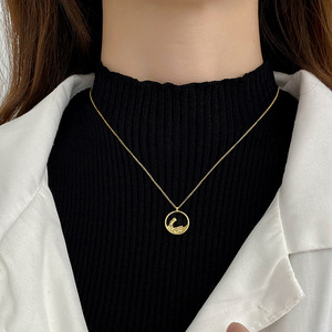 Collana con Ciondolo Promessa Montagna e Mare in Acciaio Inossidabile Placcato Oro 18K, Gioiello di Tendenza Creativo alla Moda - Product Image 6