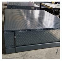 Niveleur de quai hydraulique de qualité industrielle, rampe en acier de 6 tonnes, dimensions personnalisées disponibles pour l'exportation d'équipements lourds en usine