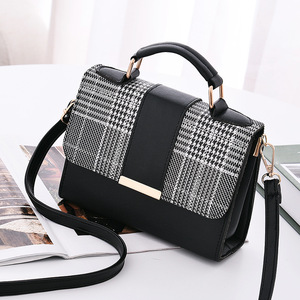 Bolso de hombro elegante de lujo para mujer, bolso cruzado a la moda con patrón a cuadros en blanco y negro, uso diario - Product Image 1