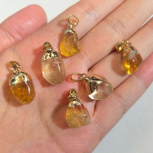 Collier Pendentif Cœur en Cristal Doré Étanche et Inaltérable, Plaqué Cuivre avec Incrustation de Citrine, Bijoux Printaniers Bohèmes pour Femmes et Enfants - Product Image 4
