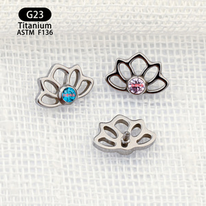Boucles d'oreilles demi-lotus en titane 8 mm F136 avec zircons, bijoux de piercing pour cartilage - Product Image 2