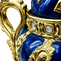 Soupière de luxe en porcelaine bleu cobalt européenne avec couvercle, filigrane doré et incrustations de cristal – Pièce maîtresse de décoration intérieure