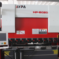 Presse plieuse CNC en acier inoxydable 160T 4000mm hydraulique 4+1 axes avec système de compensation mécanique CE