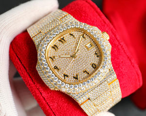 Montre de luxe incrustée de diamants de qualité supérieure Moissanite entièrement incrustée à la main montre de créateur personnalisée en gros - Product Image 3