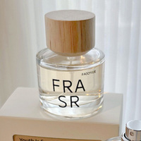 Bouteille en verre vide claire de parfum de baïonnette ronde faite sur commande du Vietnam avec l'emballage en bois de chapeau