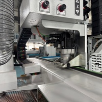 Qingdao Machine de fabrication de meubles automatique 1300*2500 Machine de nidification CNC pour porte d'armoire de cuisine