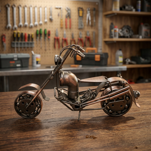 Modèle de moto chopper en métal antique moderne fait à la main |   Sculpture de vélo en fer de récupération industrielle, décoration de table, cadeaux B2B - Product Image 1