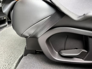 أغطية مقاعد حيوانات أليفة بتصميم عصري، غطاء مقعد خلفي متين غير قابل للانزلاق، غطاء مقعد خلفي قابل للغسل لحماية المقاعد الخلفية للسيارات والشاحنات وسيارات الدفع الرباعي - Product Image 6