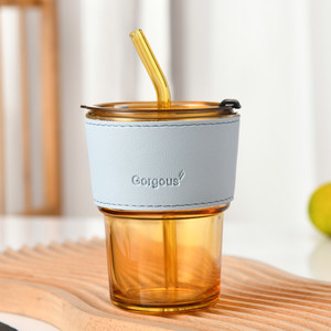 Taza de vidrio con logotipo personalizado disponible a precio económico, con funda de cuero para jugo, café y otras bebidas. - Product Image 3