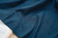 Tissu jacquard tissé à motif écailles de poisson, tissu teint en fil texturé vintage pour blazers et robes pour femmes