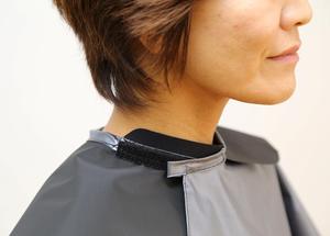 Capa de champú para barbería personalizada 2024 para mujer - Product Image 2