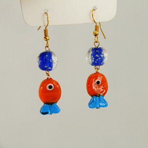 Simulation mignonne en trois dimensions couleur bloquant petit poisson pendentif bricolage perle de verre accessoires boucles d'oreilles Bracelets pendentif - Product Image 6