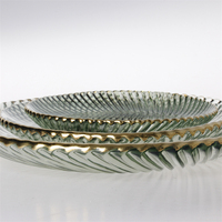Fête de mariage 12 "plaques de chargeur bordées d'or en verre clair pour la décoration de table d'événements