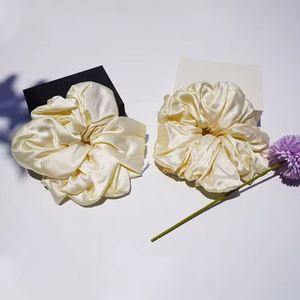 Vente en gros : Chouchous pour cheveux en soie de mûrier 100% Grade 6A, 19 Momme, pour mariage, en promotion - Product Image 2