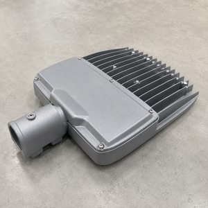 ผู้ผลิตชิ้นส่วนหล่อขึ้นรูปอะลูมิเนียมสำหรับโคมไฟถนน LED ตามแบบ OEM สำหรับอุปกรณ์ไฟส่องสว่างภายนอกอาคาร - Product Image 3