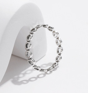Anillo de Plata S925 con Círculo Hueco Delicado y Brillante para Mujer, Anillo de Dedo Minimalista y Moderno - Product Image 3