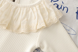 Ensemble 2 pièces pour filles : Haut à manches longues avec col en dentelle et salopette en jean à pois pour le printemps et l'automne - Product Image 3