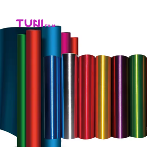 Pellicola Vinilica per Wrapping Auto, PVC per Detailing Auto, Film PET Placcato Colore Rosso Romantico 7.5mil - Product Image 3