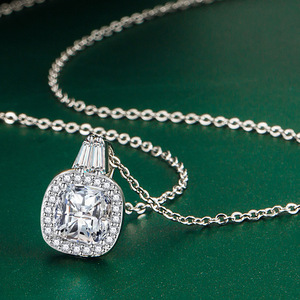 Exquisito collar de moda de plata 925 con diamante cuadrado completo y circón moissanita, regalo romántico que combina con todo para mujer - Product Image 2