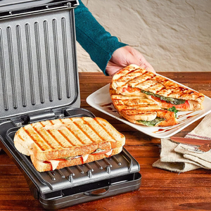 เตาปิ้งย่างไฟฟ้าเซรามิกแบบแผ่นเดียว George Foreman รุ่น Classic สำหรับ 2 ที่นั่ง พร้อมที่กดทำพานินี พื้นผิวเคลือบกันติด สำหรับใช้ในครัวเรือน สีดำ - Product Image 6