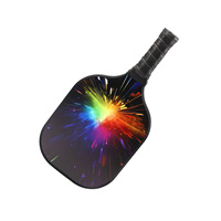 Paleta de torneo para equilibrio, potencia, giro y control. Fibra termoformada, núcleo que absorbe los impactos. Compatible con OEM y ODM.