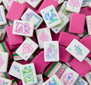 Tuiles de Mahjong américaines à glissement fluide sur tapis de Mahjong de qualité supérieure avec support complet et sac de transport - Product Image 1