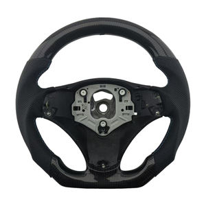 Nouveaux produits explosifs : Volant sport perforé en cuir et fibre de carbone pour BMW Série 3 E90 E91 E92 E93 - Product Image 1