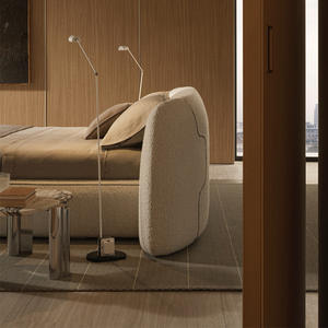 Cama doble Theo tapizada en piel de cordero premium, estilo italiano minimalista moderno, cama baja con base para dormitorios grandes - Product Image 3