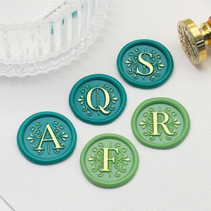 Meilleur <span class=keywords><strong>prix</strong></span> 1 pièce Tête de sceau à la cire vintage style européen en laiton, série feuille à motifs et série 26 lettres, pour la décoration - Product Image 3