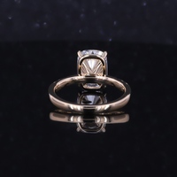 Anillo de Compromiso Starsem de Oro Sólido de 14k con Diamante Cultivado en Laboratorio de Corte Cojín Alargado de 3CT