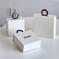 Nouvelle conception, boîte à bijoux en carton ivoire de qualité supérieure, carrée, moderne, portable, avec fermeture magnétique, pour bracelet, collier, bague, coffret cadeau