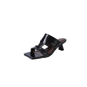 Sandalias de cuero casuales de moda para mujer, con punta en pico, diseño de escamas de pez en forma de V, estilo nuevo. - Product Image 6