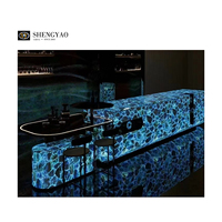 Comptoir de bar en pierre translucide apatite cristal rétro-éclairé bleu turquoise personnalisé