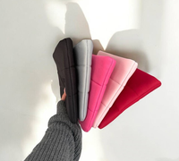 Sac de maquillage en néoprène matelassé avec fermeture éclair, personnalisé avec logo, pour cosmétiques et soins de la peau, rembourré en coton, vente en gros 2026