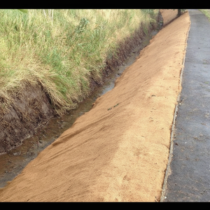 La fibre de coco a une structure durable qui absorbe l'eau/Mme Thao - Product Image 1