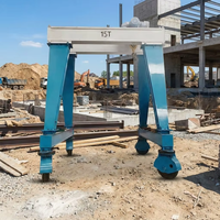 Grue portique mobile électrique certifiée CE avec pneus en caoutchouc, capacité de 10 tonnes et portée de 8 mètres, avec dispositif de levage télécommandé