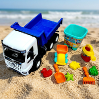 TOYBOLA Set Mainan Truk Pantai Plastik Lengkap dengan Ember, Penyiram, Sekop, Garu, dan Cetakan Pasir untuk Usia 2-7 Tahun