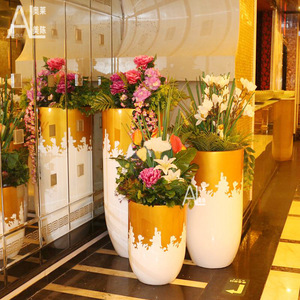 Vaso decorativo fioriera da giardino moderno in fibra di vetro elegante vaso di fiori per <span class=keywords><strong>Villa</strong></span> con fiori artificiali - Product Image 4