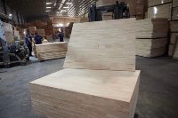 Panneau stratifié en bois dur Acacia à jointures à doigts 1220x2440mm 30mm Grade E0 pour tableaux, comptoirs et meubles