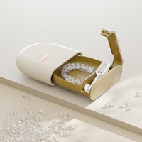 Étui de rangement portable pour prothèses dentaires et appareils orthodontiques