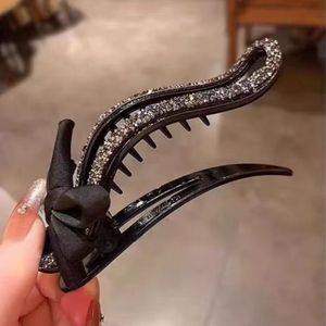 Pince à cheveux bec de canard grande taille pour l'arrière de la tête, avec diamants incrustés, design élégant et moderne, idéale pour l'été - Product Image 5