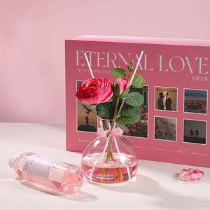 ช่อดอกไม้วาเลนไทน์สุดหรู LANJO พร้อมก้านไม้หอมแก้วปลอดสารตะกั่วขนาด 200 มล. ของขวัญพร้อมฉลากส่วนตัว ดอกกุหลาบพร้อมกำไลคริสตัล - Product Image 1