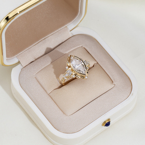 Bague en diamant de laboratoire 18 carats de forme marquise Messi Jewelry MSR-2029 pour femmes - Product Image 4